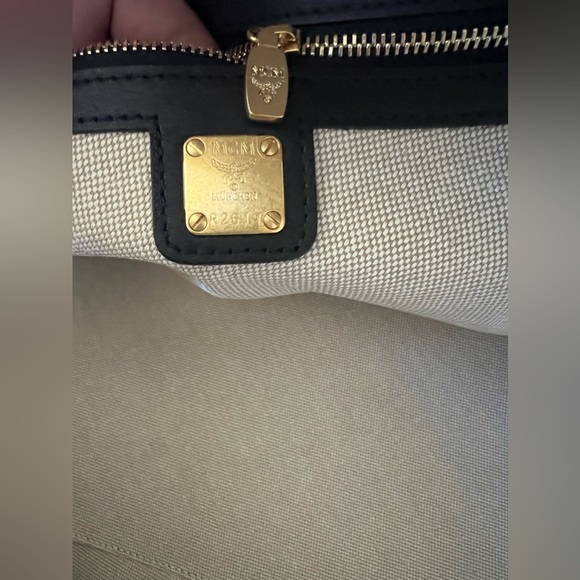 MCM FUNKY ZEBRA WEEKENDER TRAVEL BAG - Picture 11 of 16